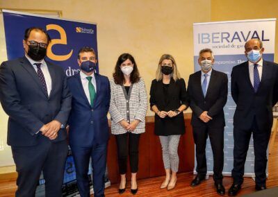 Cajalmendralejo e Iberaval unen fuerzas para mejorar la financiación de autónomos y pymes en Extremadura