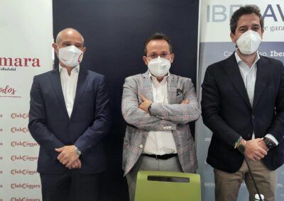 Pontvianne plantea «perder el miedo a crecer» y propone rebajar «trabas en la administración»